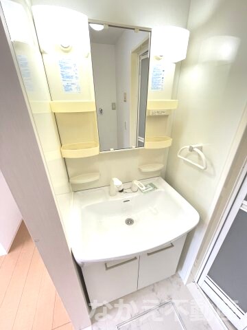 物件内観写真8　(忙しい朝には欠かせない洗面所です)