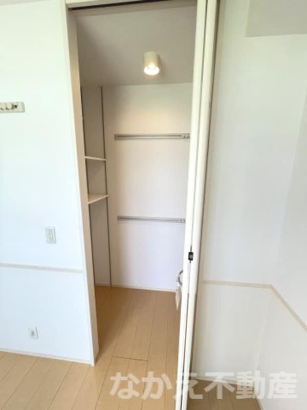 収納(小物を収納するのに便利です)