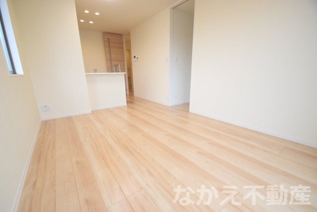 物件内観写真2　(おしゃれなリビングです)