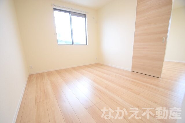 物件内観写真3　(おしゃれな居間です)