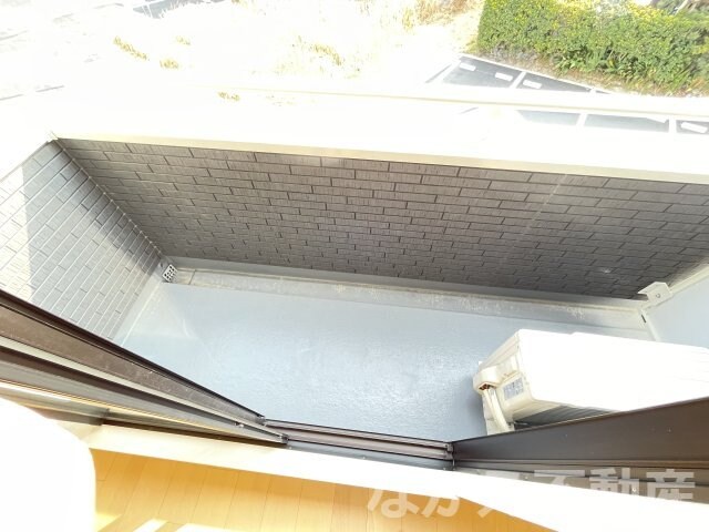 物件内観写真11　(バルコニーからの眺めを楽しみながら食事をしませんか)