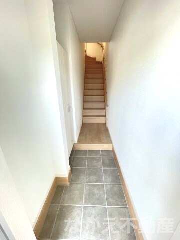 物件内観写真12　(収納もある玄関です)