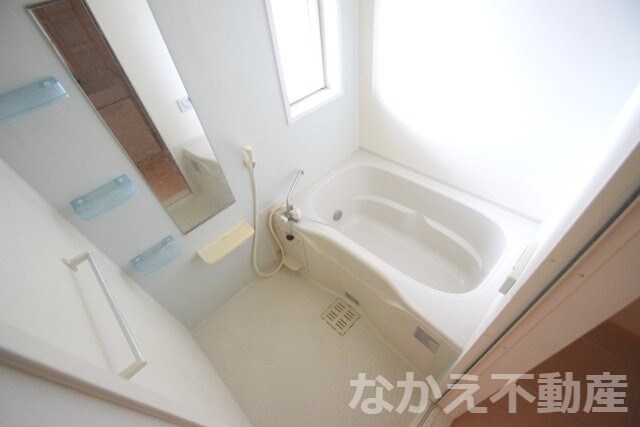 物件内観写真6　(ゆったり過ごせるお風呂です)