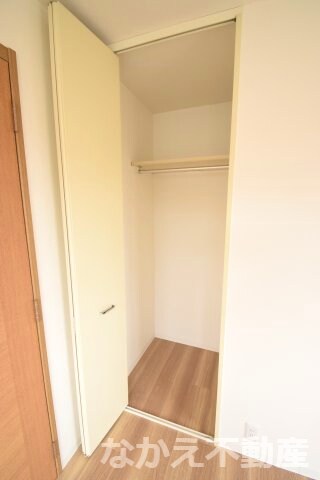 物件内観写真11　(便利な収納スペースです)