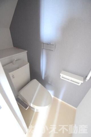 物件内観写真8　(シンプルで使いやすいトイレです)