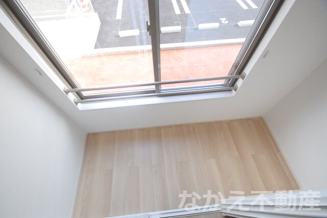 物件内観写真11　(バルコニーがあります)