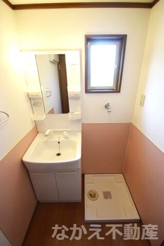 物件内観写真8　(忙しい朝には欠かせない洗面所です)