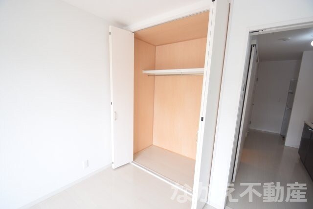 物件内観写真10　(小物を収納するのに便利です)