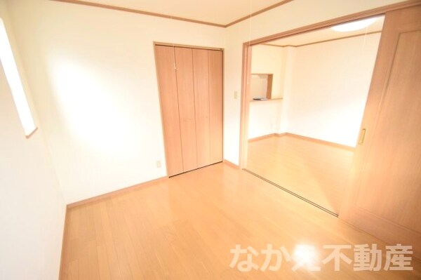 寝室(使い勝手のいい寝室です)