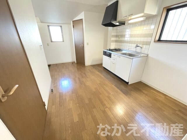 物件内観写真2　(リビングです)