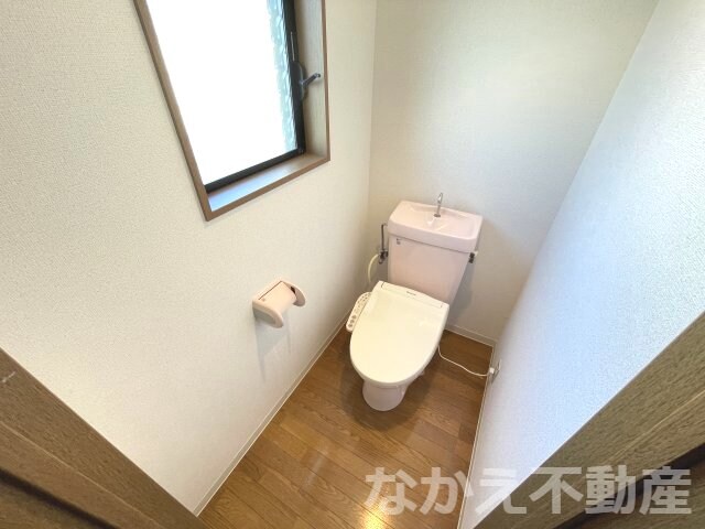 物件内観写真8　(シンプルで使いやすいトイレです)