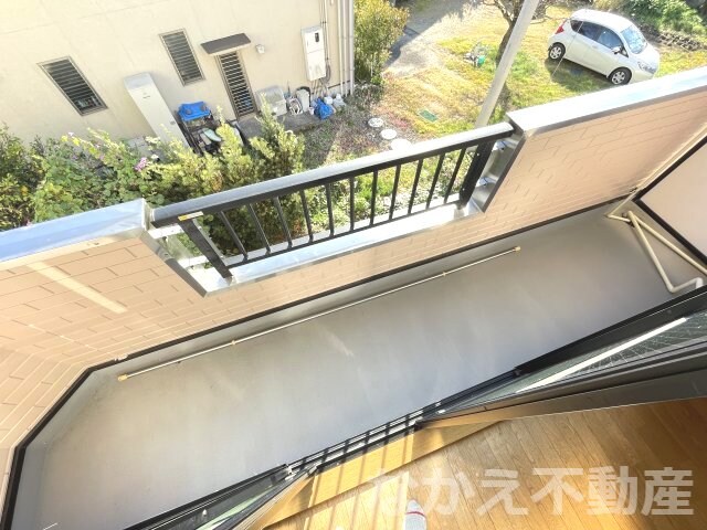 物件内観写真11　(落ち着いた時間を過ごせるバルコニーです)