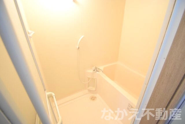 物件内観写真5　(きれいなお風呂です)