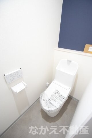 物件内観写真9　(シンプルで使いやすいトイレです)