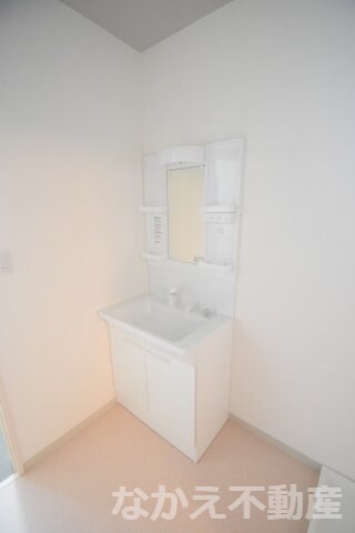 物件内観写真10　(コンパクトで使いやすい洗面所)