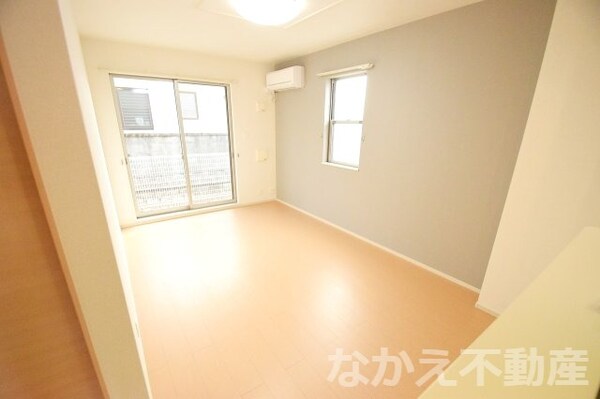 居室(使いやすいリビングです)