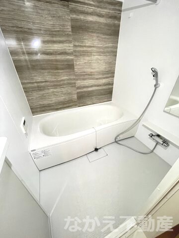 物件内観写真5　(コンパクトで使いやすいお風呂です)