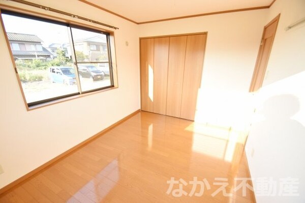 寝室(使い勝手のいい寝室です)