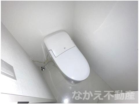 物件内観写真6　(ゆったりとした空間のトイレです)