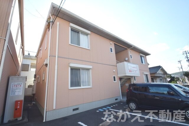 物件外観写真1　(きれいな外観です)