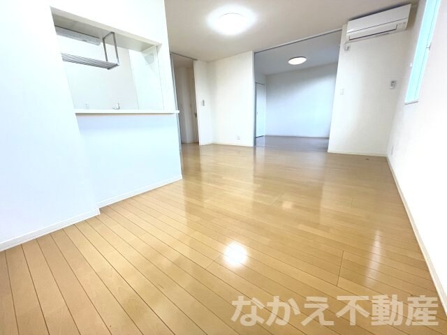 物件内観写真3　(ゆったり過ごせるリビングです)