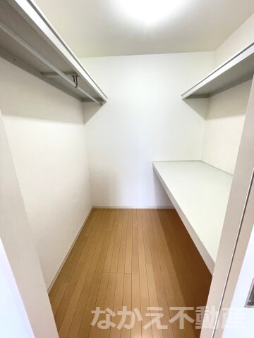 物件内観写真11　(ちょっとした収納スペースも充実しています)