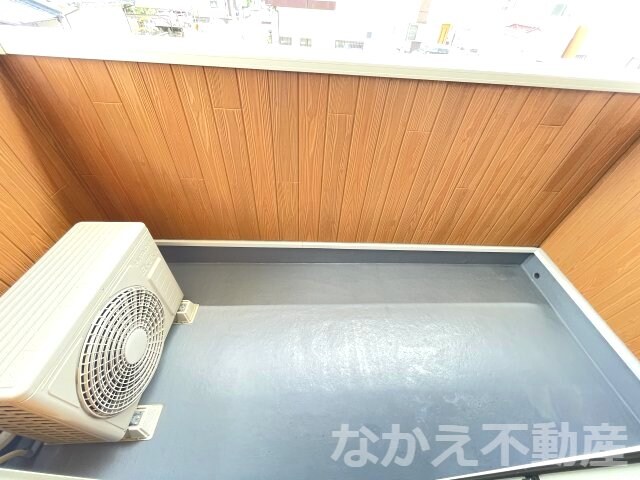 物件内観写真11　(外からの目が気にならないバルコニーで洗濯物が干せます)