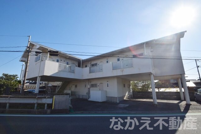 物件外観写真1　(落ち着いた雰囲気の外観です)