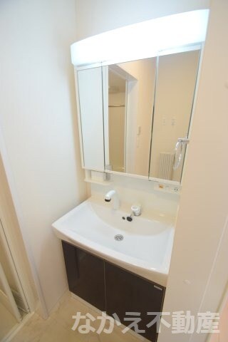 物件内観写真8　(忙しい朝には欠かせない洗面所です)