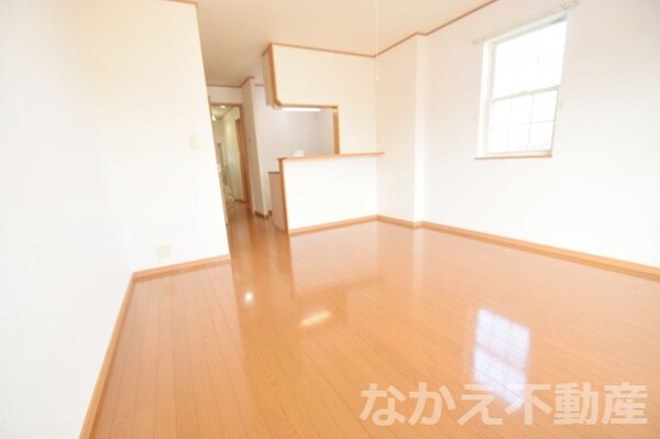 居室(ゆったり過ごせる居間です)