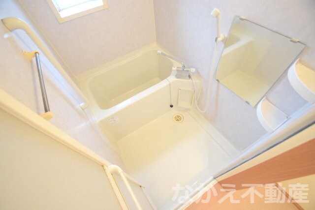 物件内観写真6　(日々の暮らしに欠かせないお風呂です)