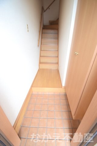 物件内観写真10　(落ち着いた玄関です)