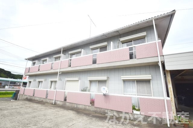 物件外観写真1　(外観もきれいです)