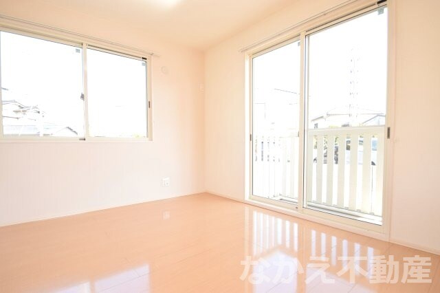 物件内観写真3　(ゆとりの広さです)