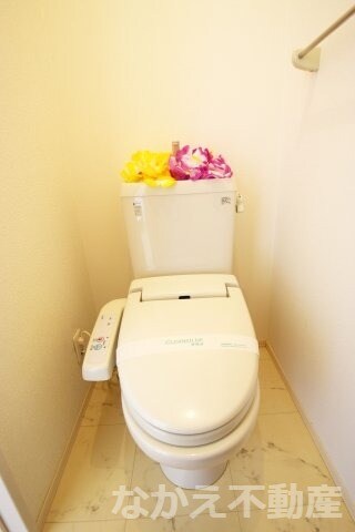 物件内観写真7　(ゆったりとした空間のトイレです)