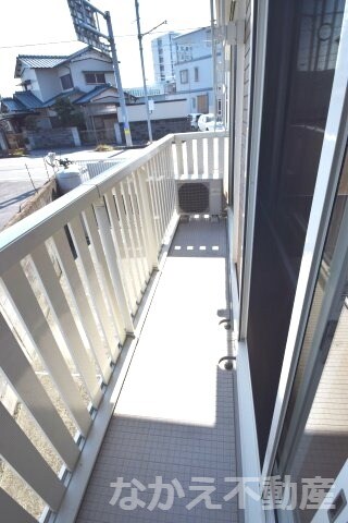 物件内観写真11　(暖かな日差しのふりそそぐバルコニー)