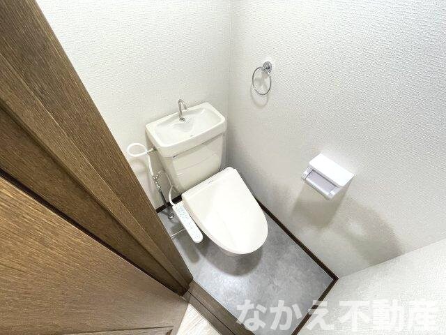 物件内観写真8　(シンプルで使いやすいトイレです)