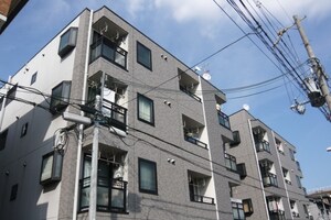 ピーノ・イースト外観写真
