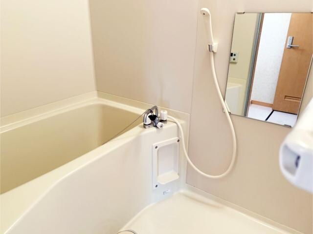 物件内観写真7　(ユニットバス)