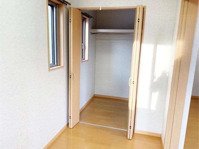 物件内観写真8　(ひろびろクローゼット)