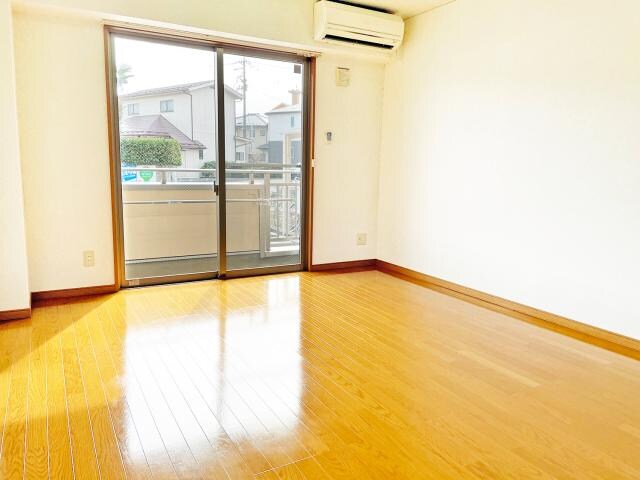 物件内観写真2　(洋室10畳エアコン有り)