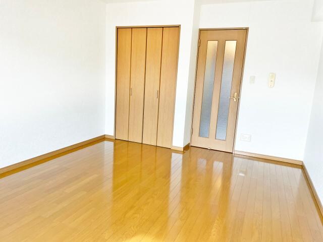 物件内観写真3　(洋室その２)