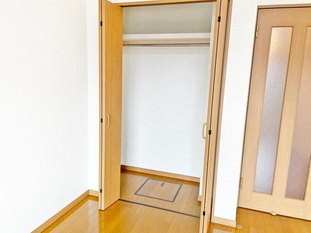 物件内観写真4　(クローゼットスペース)