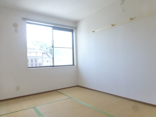 和室(畳のお部屋も１部屋あると便利です。)