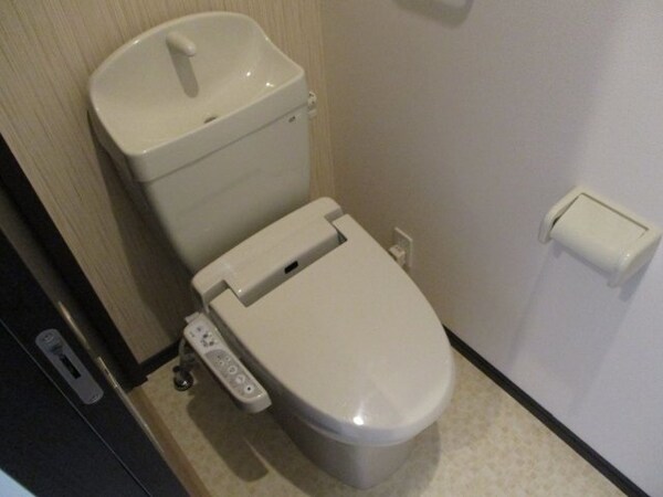 トイレ(温水洗浄付き便座で快適です♪)
