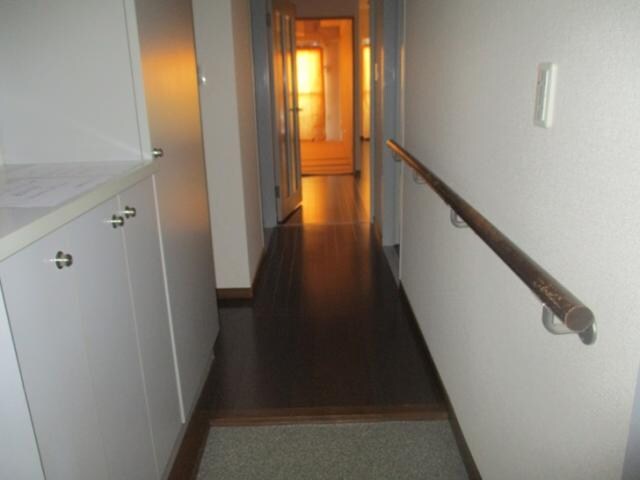 物件内観写真12　(廊下)
