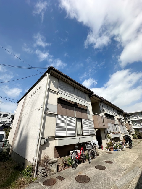 イヅミハイツ