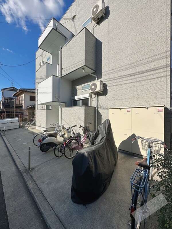 敷地内/建物