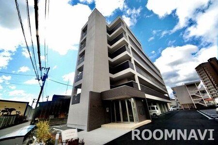 ユニヴァリィ県庁東外観写真