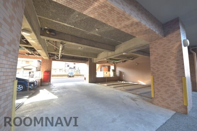 物件外観写真2　(駐車場です)